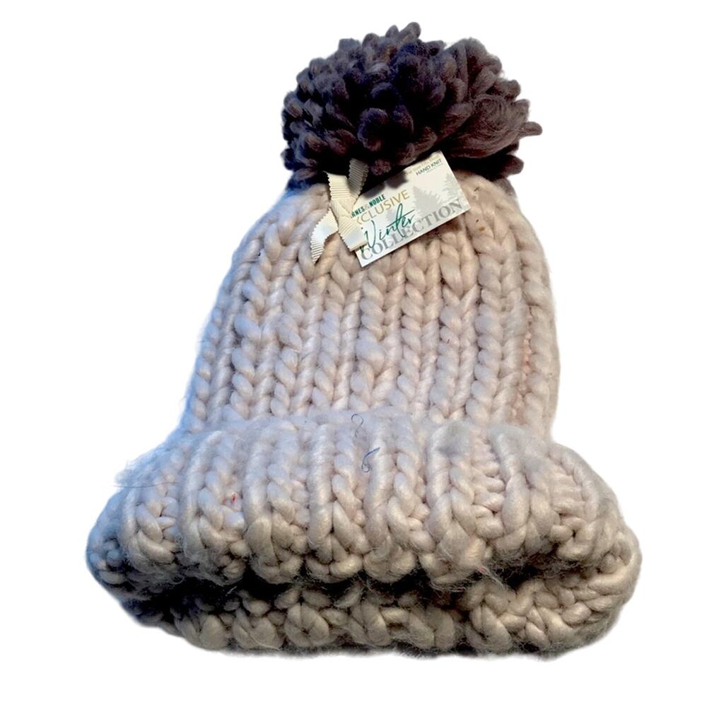 NWT Hand knit Gray Cap. OS